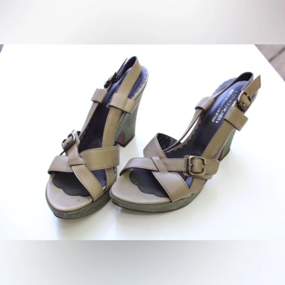 Donald J. Pliner platform sandals